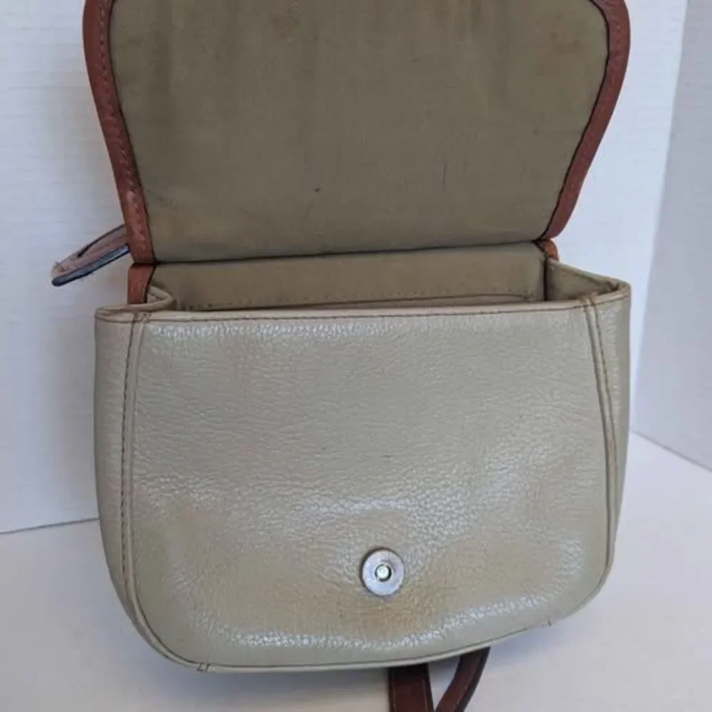 Vintage Distressed Liz Claiborne 2 Tone Leather Saddle Purse Crossbody Bag 8x7
